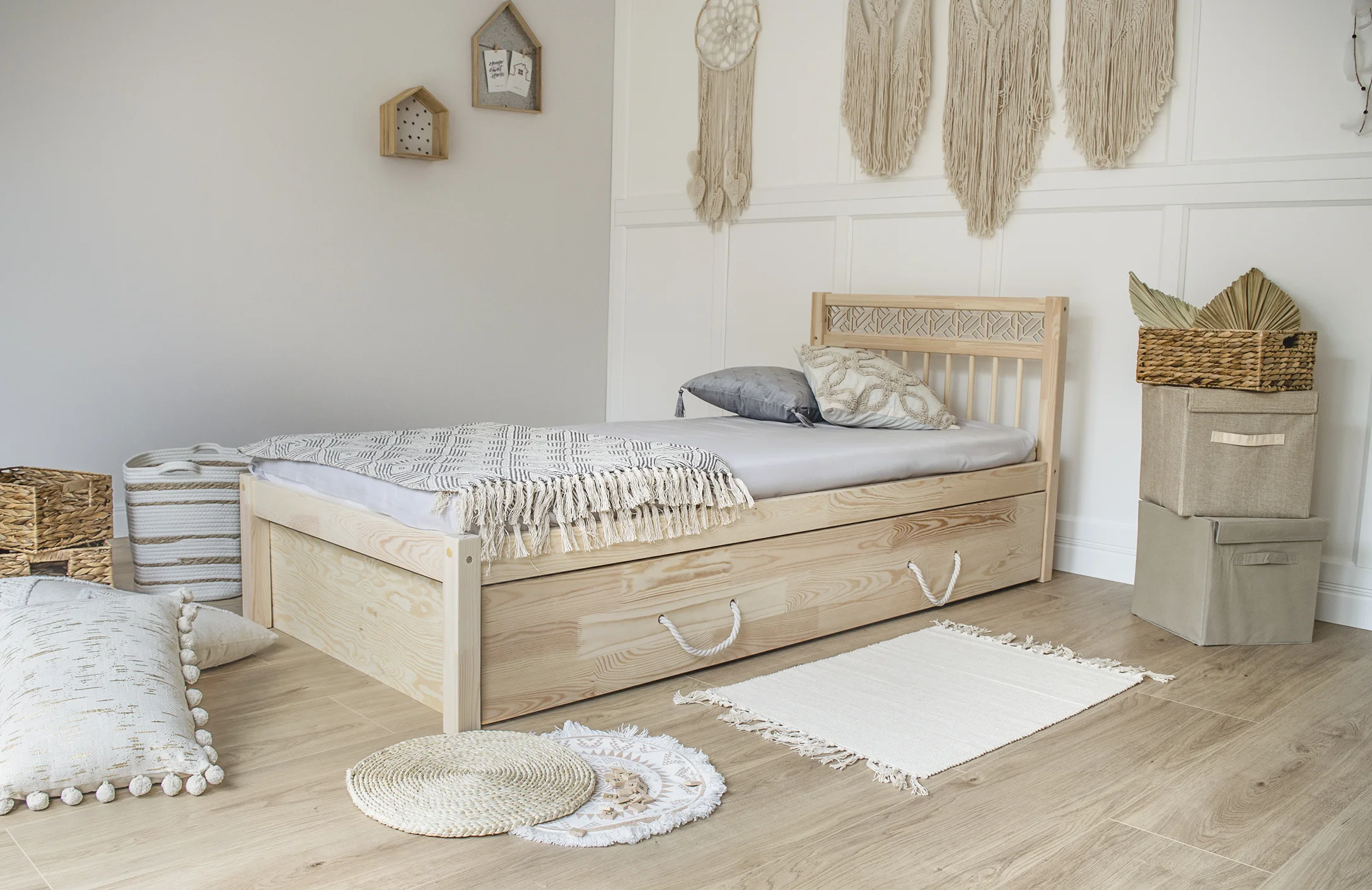 Bett Hanko mit Schublade