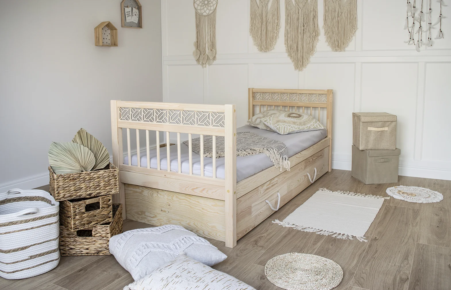 Bett Hanko II mit Schublade