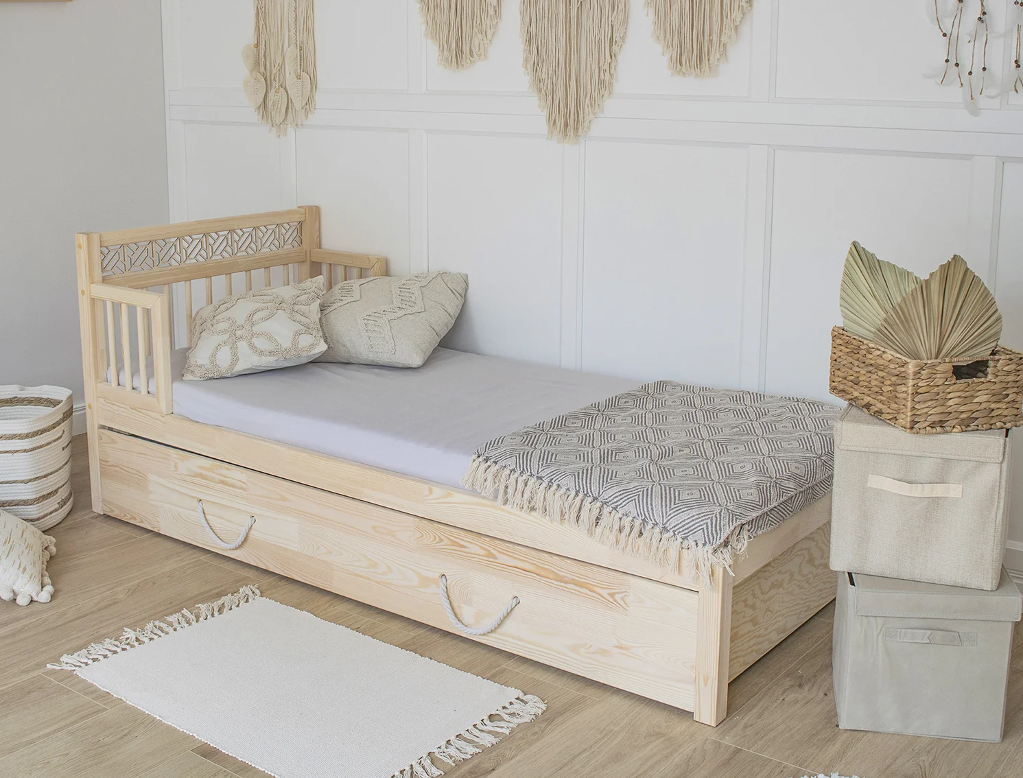 Bett Ruka mit Schublade