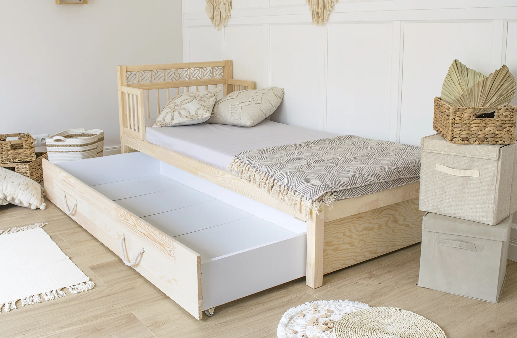 Bett Ruka mit Schublade