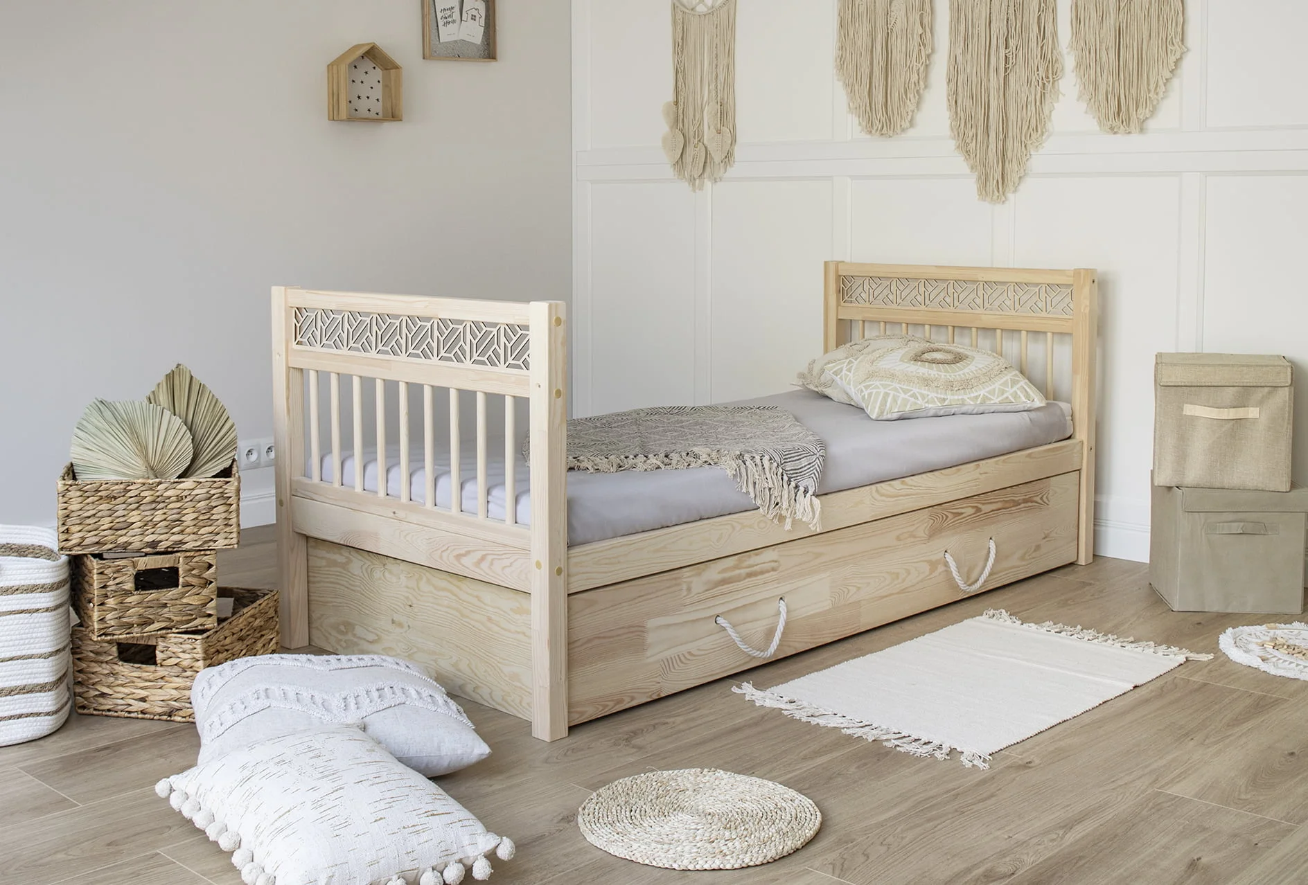 Bett Hanko II mit Schublade