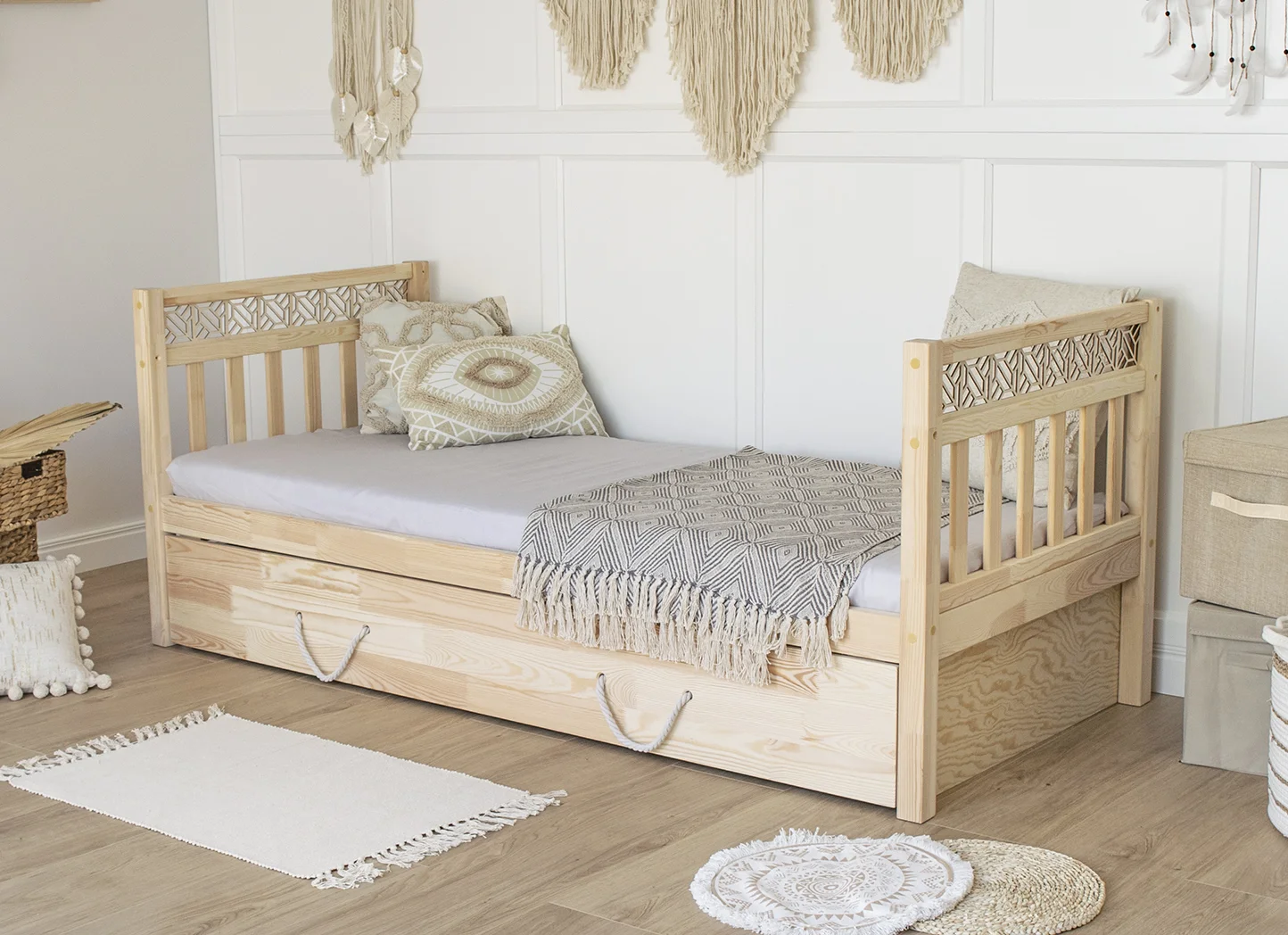 Bett Sanna II mit Schublade