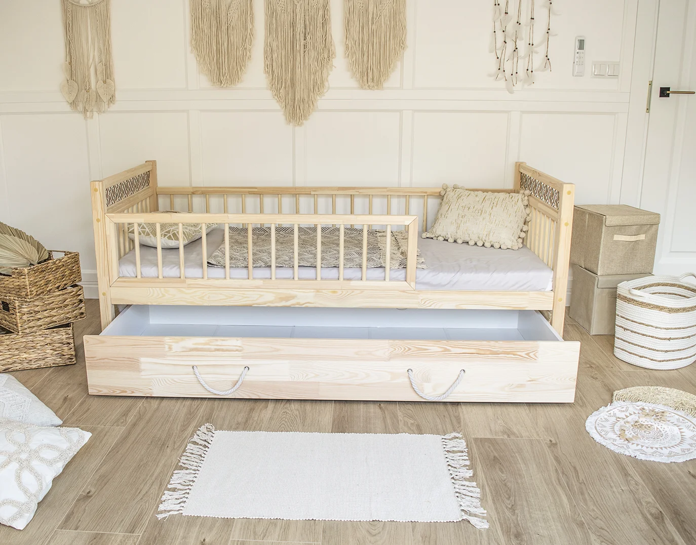 Bett Jasmin mit Schublade