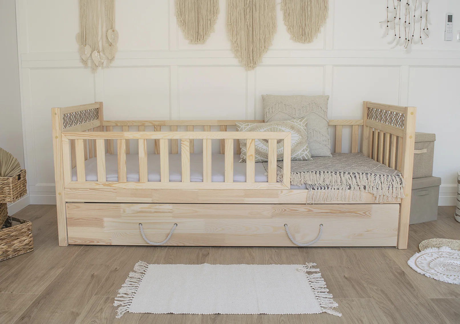 Bett Kira mit Schublade