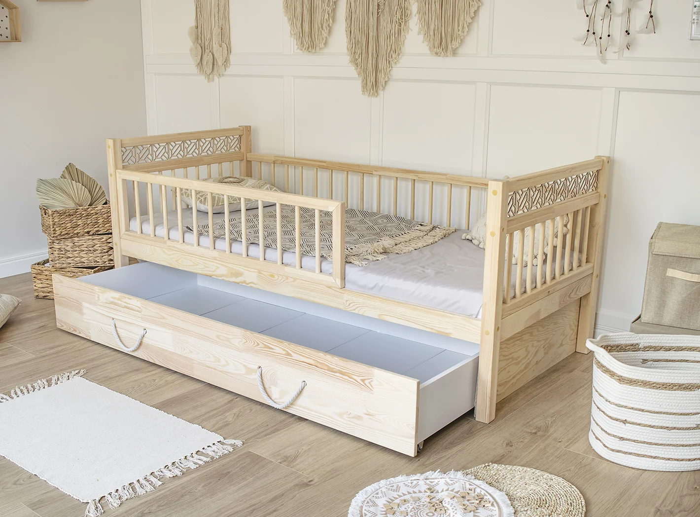 Bett Jasmin mit Schublade