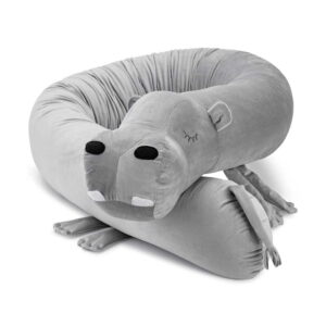 Nilpferd – ein Nestchen und Kuscheltier zum Schlafen