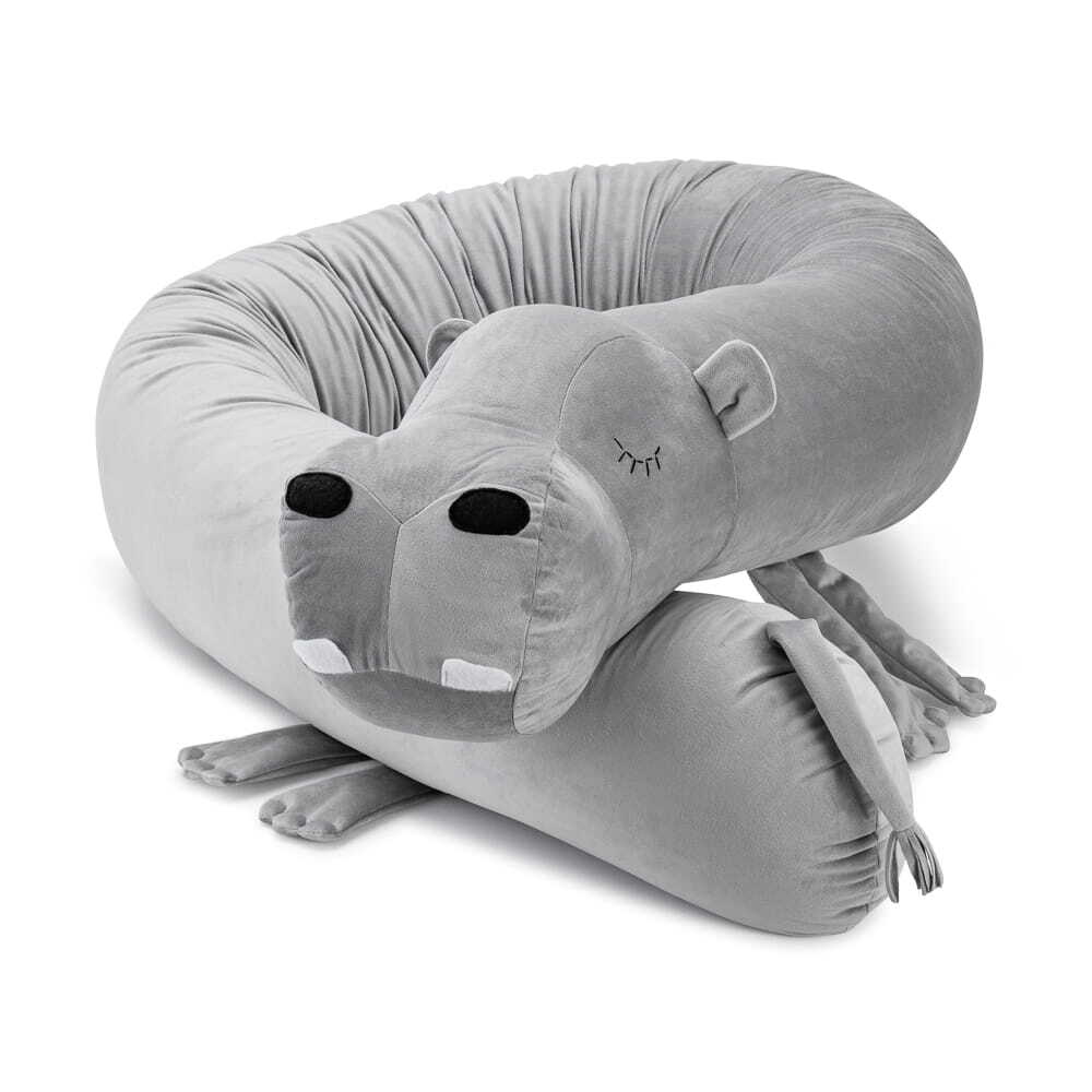 Nilpferd – ein Nestchen und Kuscheltier zum Schlafen